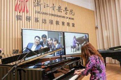 回顾发展历史，畅想科技未来|中国浙江省代表团视察狗万企业博物馆